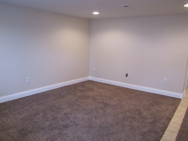 Living room - 1640 Blue Horizon Dr Unit Apt D
