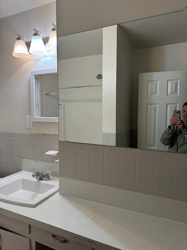 Front bathroom - 3811 26th St