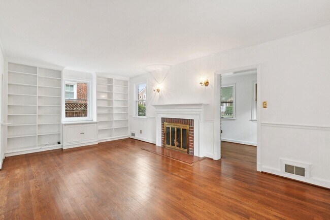 Photo - 5008 44th St NW