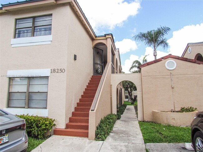 Photo - 18250 Mediterranean Blvd Unidad 3-15 Rental