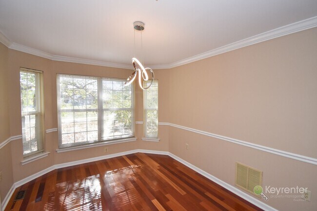 Photo - End Unit Townhome in Warrington Hunt community with 2 car garage!