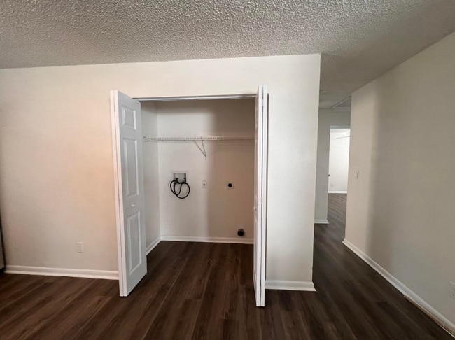 Photo - 2400 Union St S House