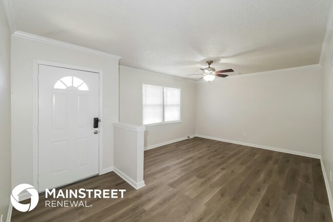 Photo - 1702 NE White Dr