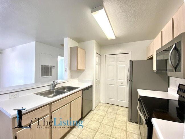 Photo - 5459 Vineland Rd Unit 4201