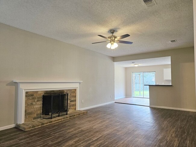 Photo - 6103 Wolfboro Dr