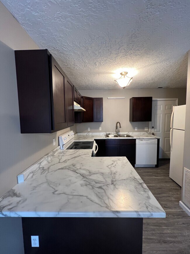 Photo - 540 Baker Rd