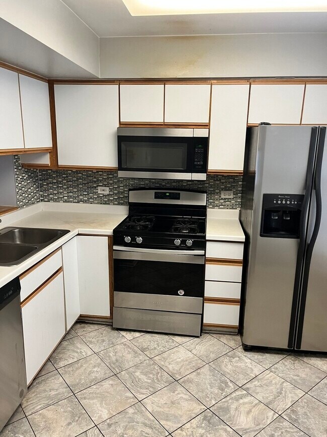 Photo - 5041 Warren St