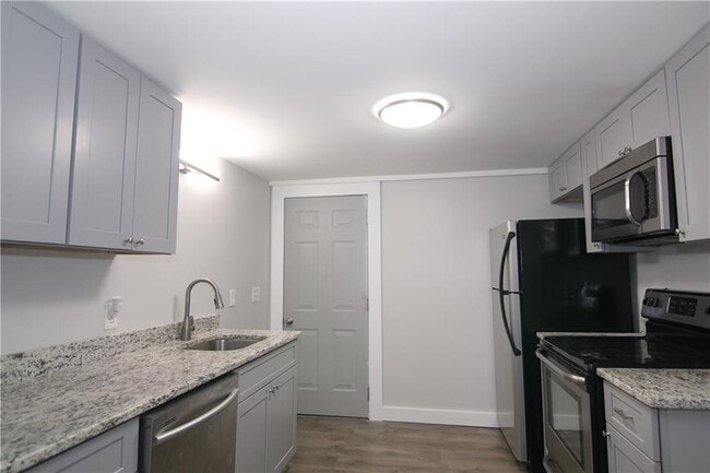 Photo - 2187 Plantation Ln