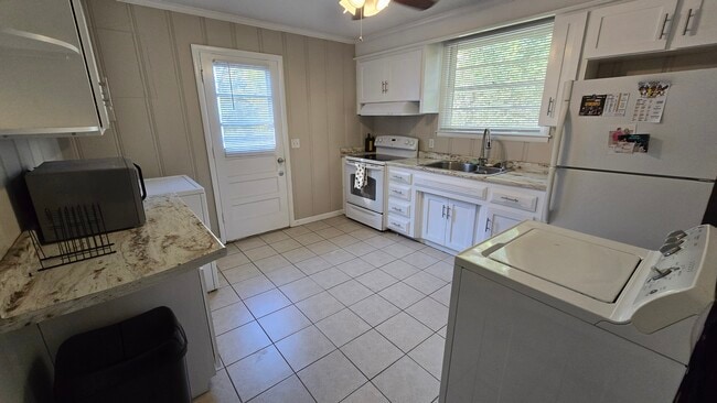 Photo - 3817 Burrus St