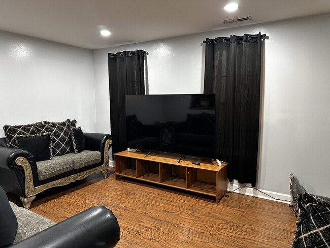 Photo - 811 Symphony Dr