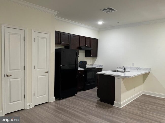 Photo - 1812 Main St Unit 202