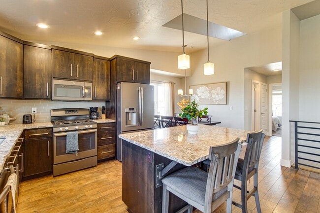 48 S Cimarron Cir