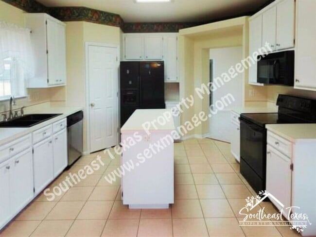 Photo - 7920 Buttercup Ln