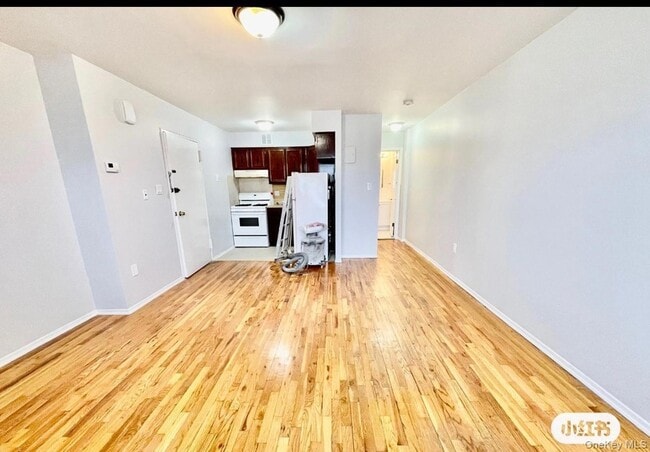 Photo - 124-15 25th Rd