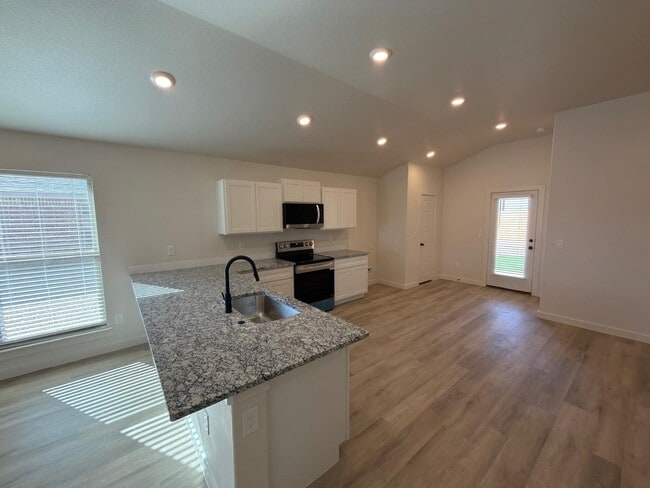 Photo - 1209 Cottonwood Ave