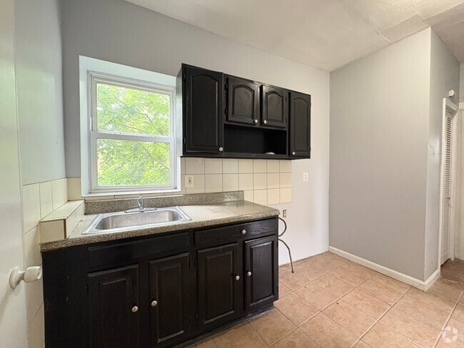 Building Photo - 45 Jones St Rental