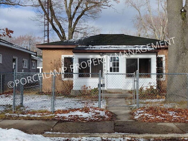 Building Photo - 2050 Letart Ave