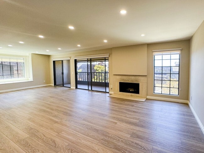 Photo - Luxurious Coastal Living: Fully Remodeled 3-Bed, 3.5-Bath with Ocean Views in Sea Point