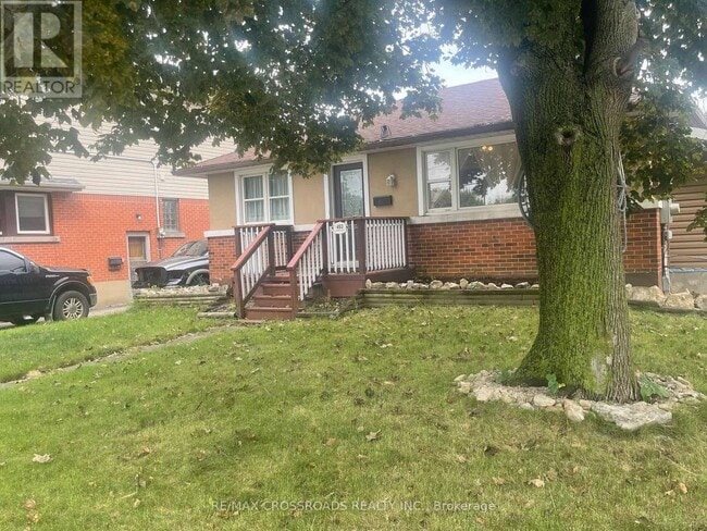 Photo - 493 Upper Gage Ave