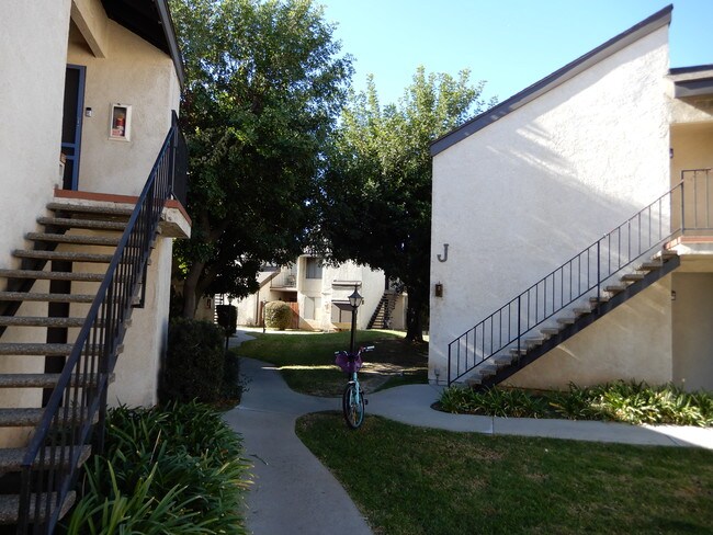 Photo - Pinery Apartments