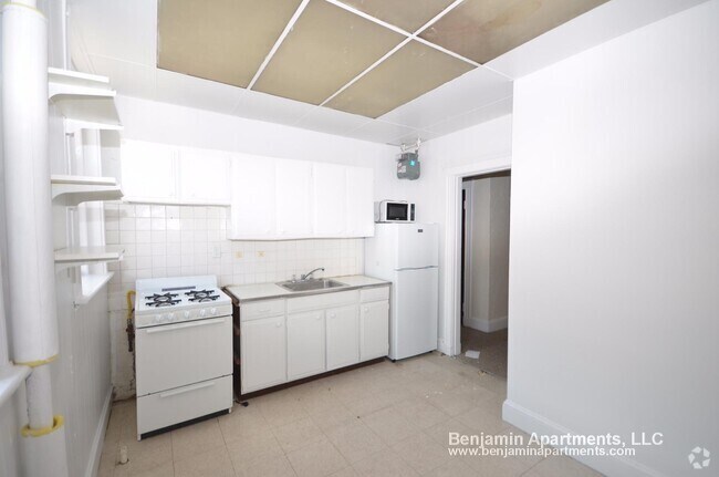 Building Photo - 46 Chiswick Rd Unit 4 Rental