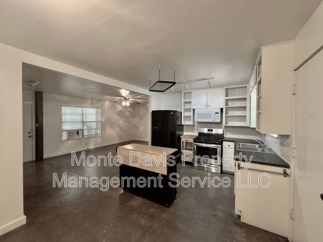 Photo - 4708 Red River St Unit B