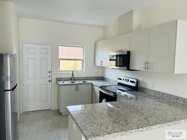 Photo - 1405 W Garfield Ave