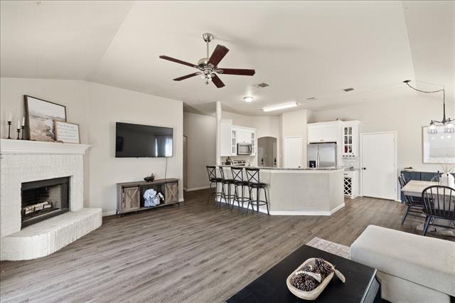 Photo - 1410 Teal Way