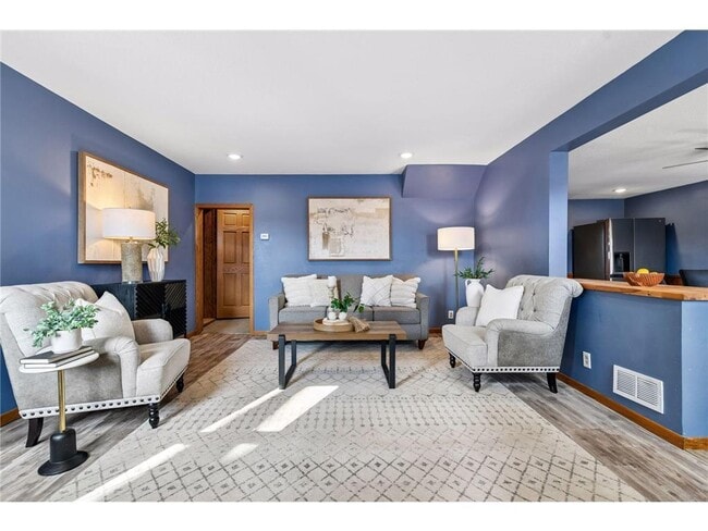 Photo - 500 E 1st St