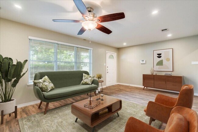 Photo - 4712 Frontier Trail