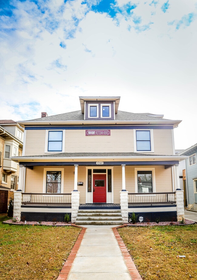 Photo - 1046 E Walnut St