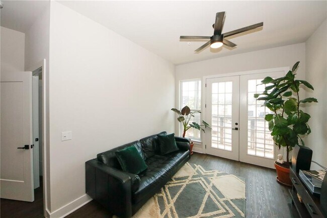 Photo - 764 Memorial Dr SE Unit 2