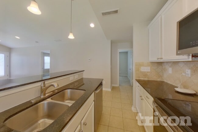 Photo - 4201 Broadstairs Dr SW