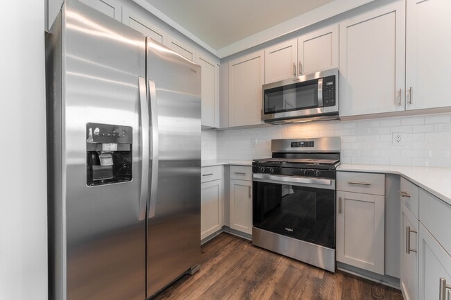 Photo - 390 Freestall Dr