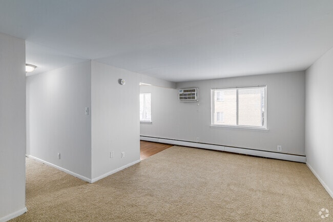 1 BR, 1 BA - 700SF - Living Room - Villages of Westbrook