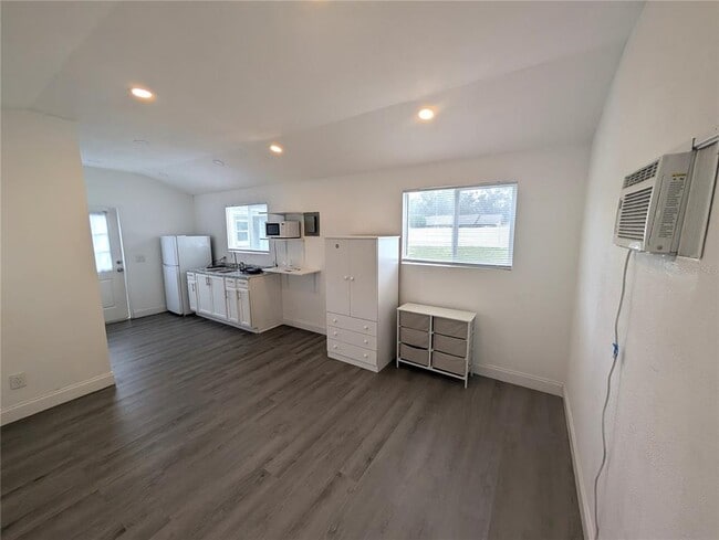 Photo - 1002 Kirkland Dr Unit B