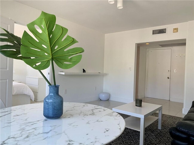 Photo - 1480 Euclid Ave Unit 103