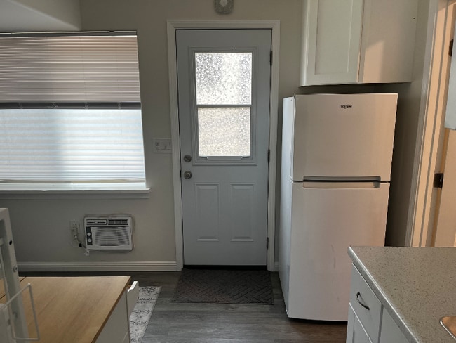 Photo - 1206 Vina Del Mar Ave