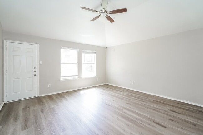 Photo - 110 Comanche Trail