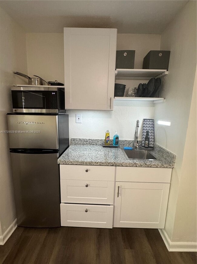 Photo - 5639 Lincoln St Unit 3