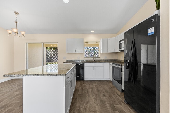 Photo - 2110 SW Trenton Ln