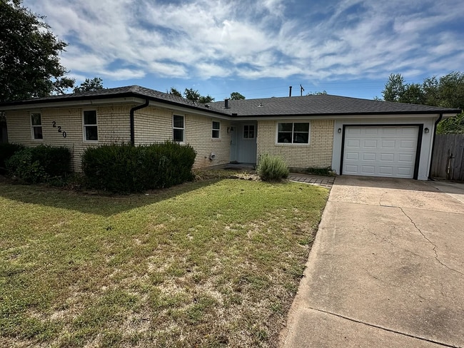 Building Photo - 220 W Ridge Rd