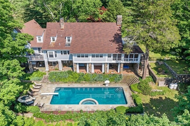 Photo - 220 Croton Ave