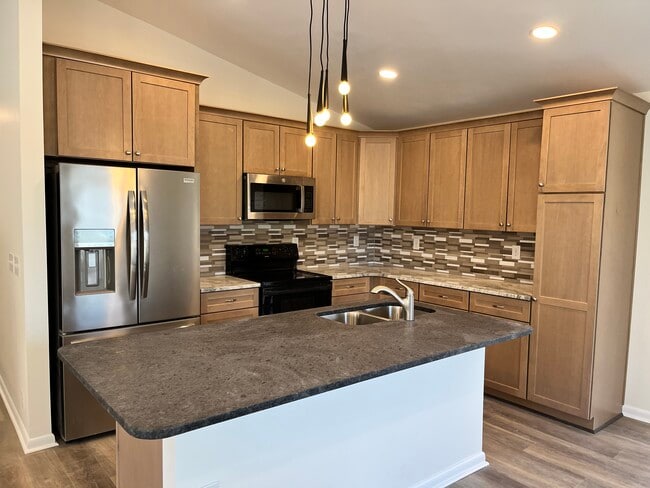 Photo - 245 Lakeshore Dr