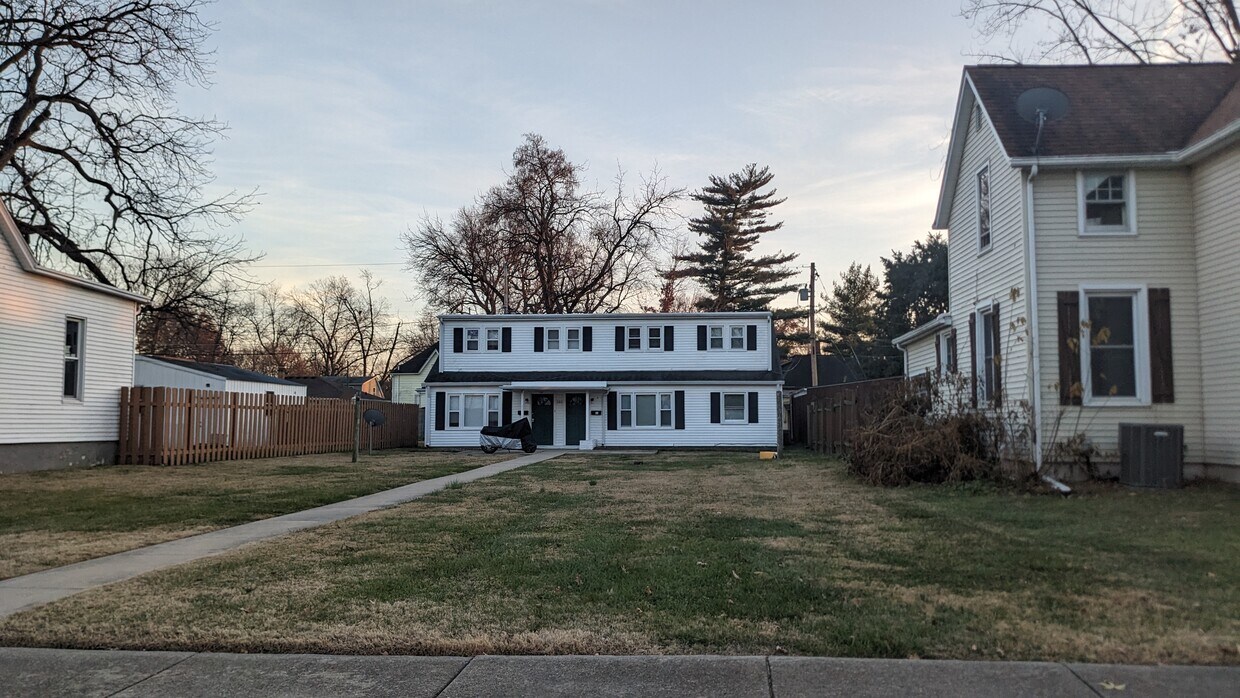 Photo - 303 E Adams St (O'Fallon, IL)