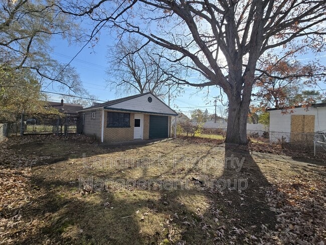 Photo - 19960 Wisconsin St