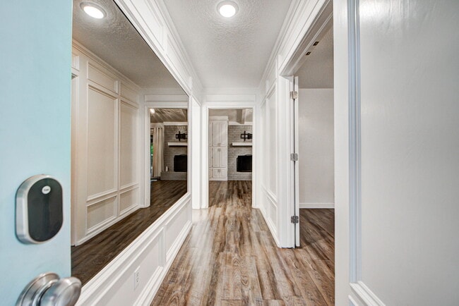 Photo - 903 S Berry Rd