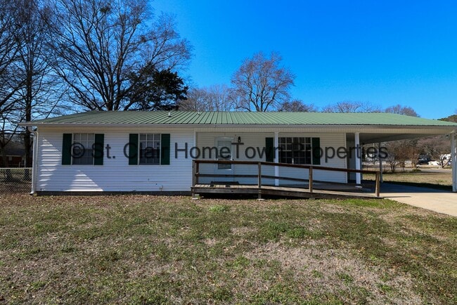 Photo - One level Home Close to Town