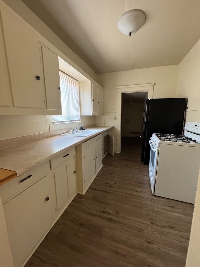 Photo - 705 N Kinsley Ave