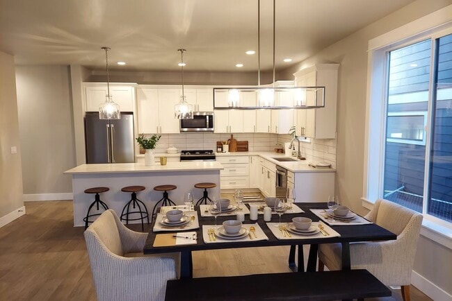 Photo - 1118 SW Dottie Ct